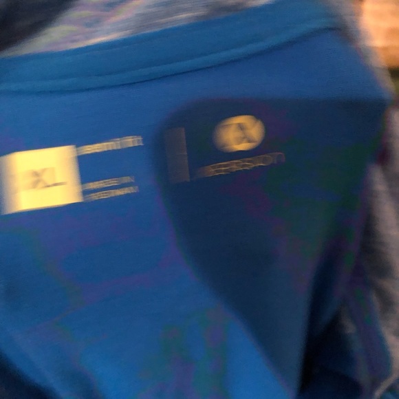 Light pull over jacket - Picture 3 of 3